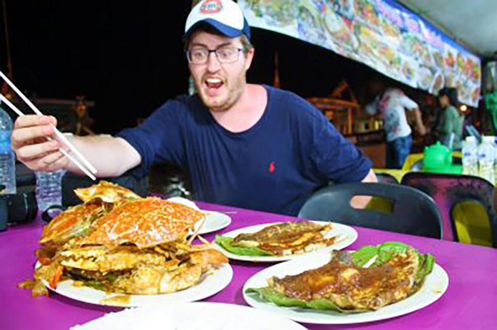 Enjoy a seafood at night market in the islands and rainforest of Kota Kinabalu, Borneo