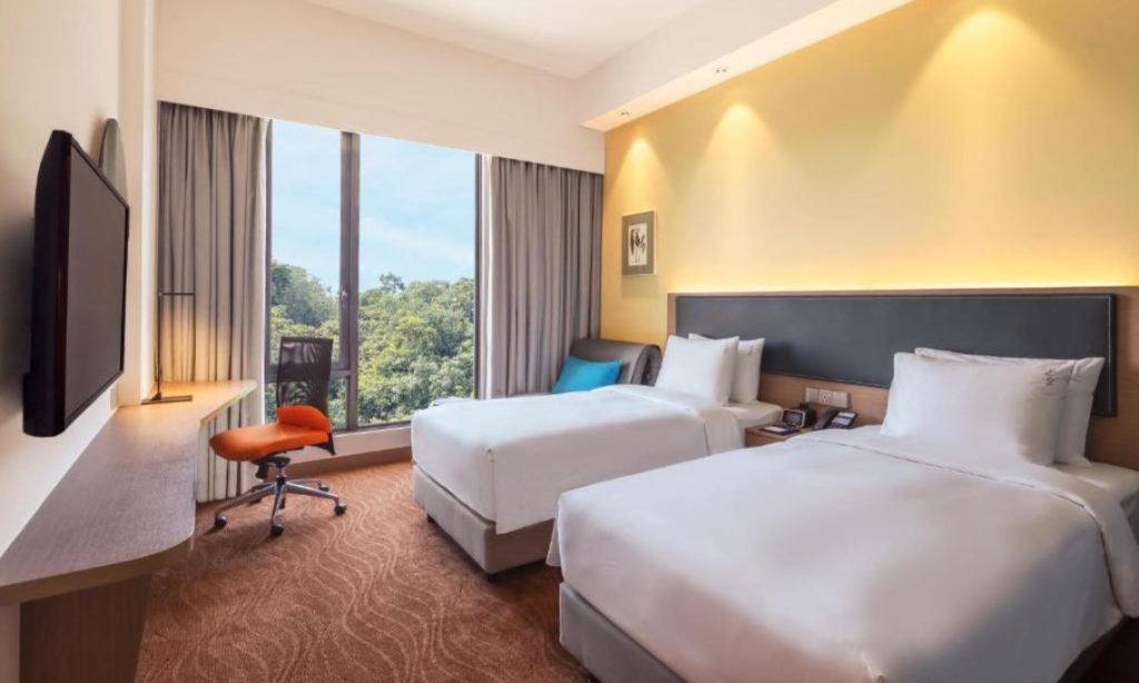Holiday-Inn-Express-Kota-Kinabalu-City-Centre