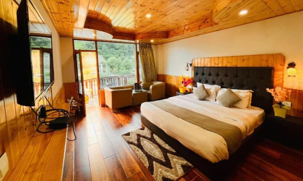 Hotel Himalayan Valley View Retreat - Best Selling Riverside Hotel in Manali