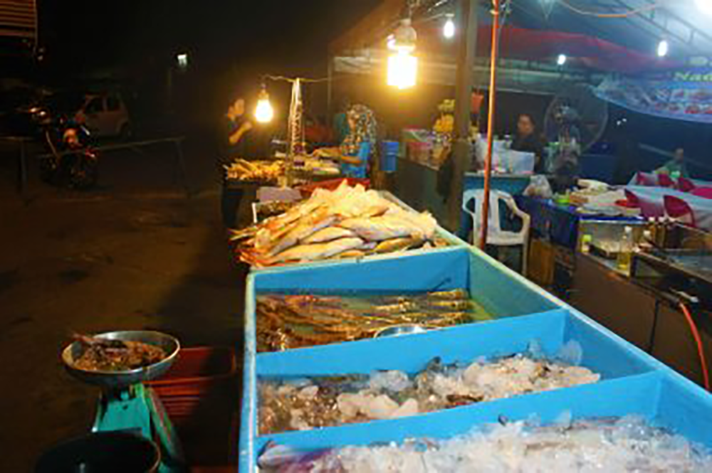Night market in the islands and rainforest of Kota Kinabalu, Borneo