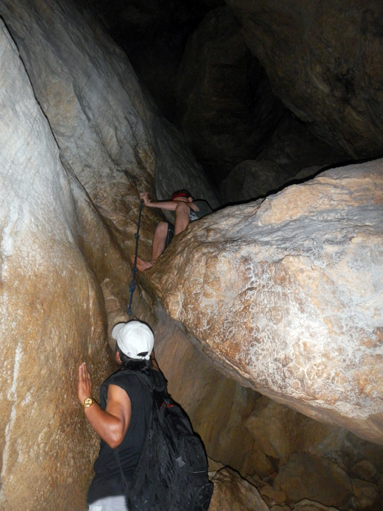 Sumaguing Cave near Sagada Philippines – Steep climb down
