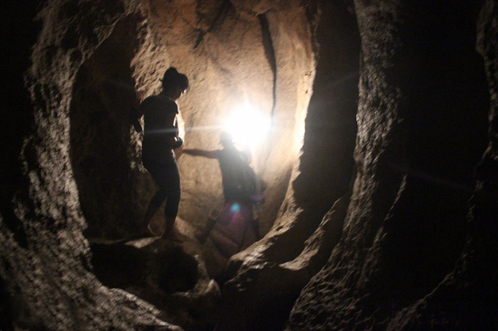 Sumaguing Cave – Dark tunnels near Sagada Philippines