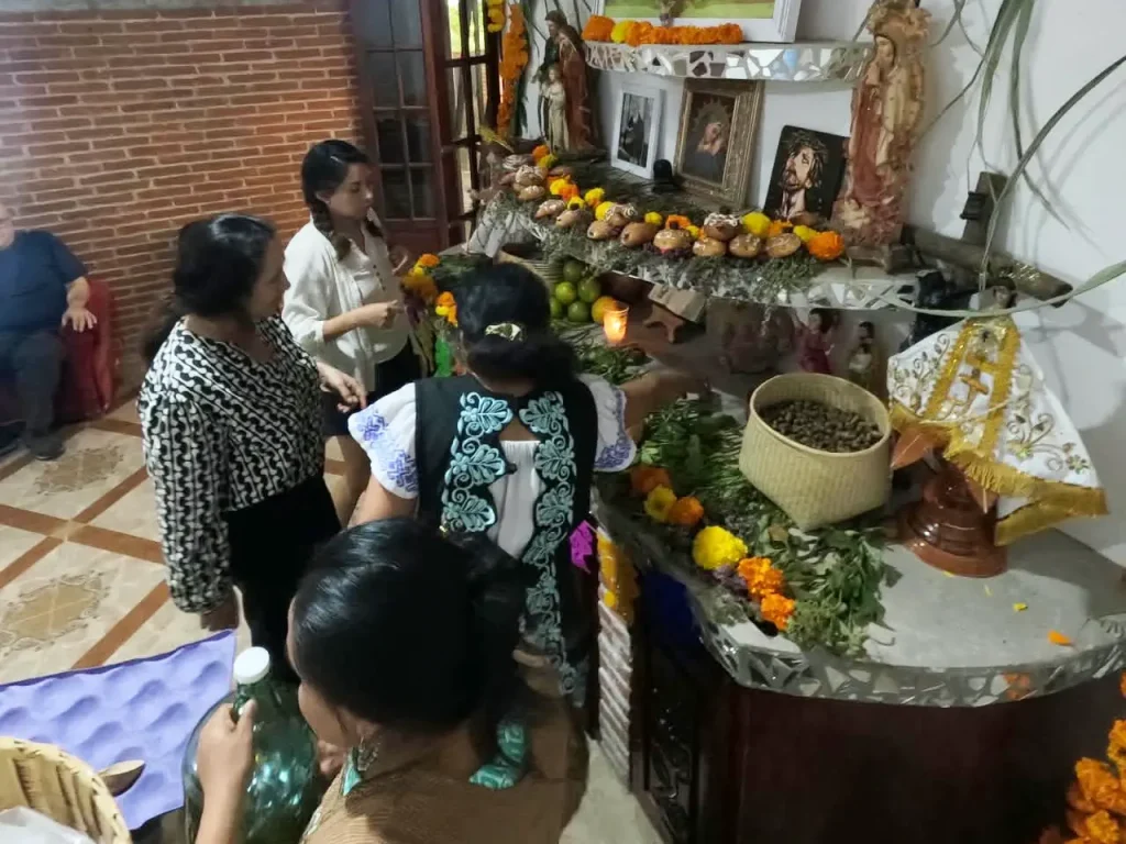Oaxaca Day of the Dead - Teotitlan del Valle - Small group tour - teotitlan day of the dead altar