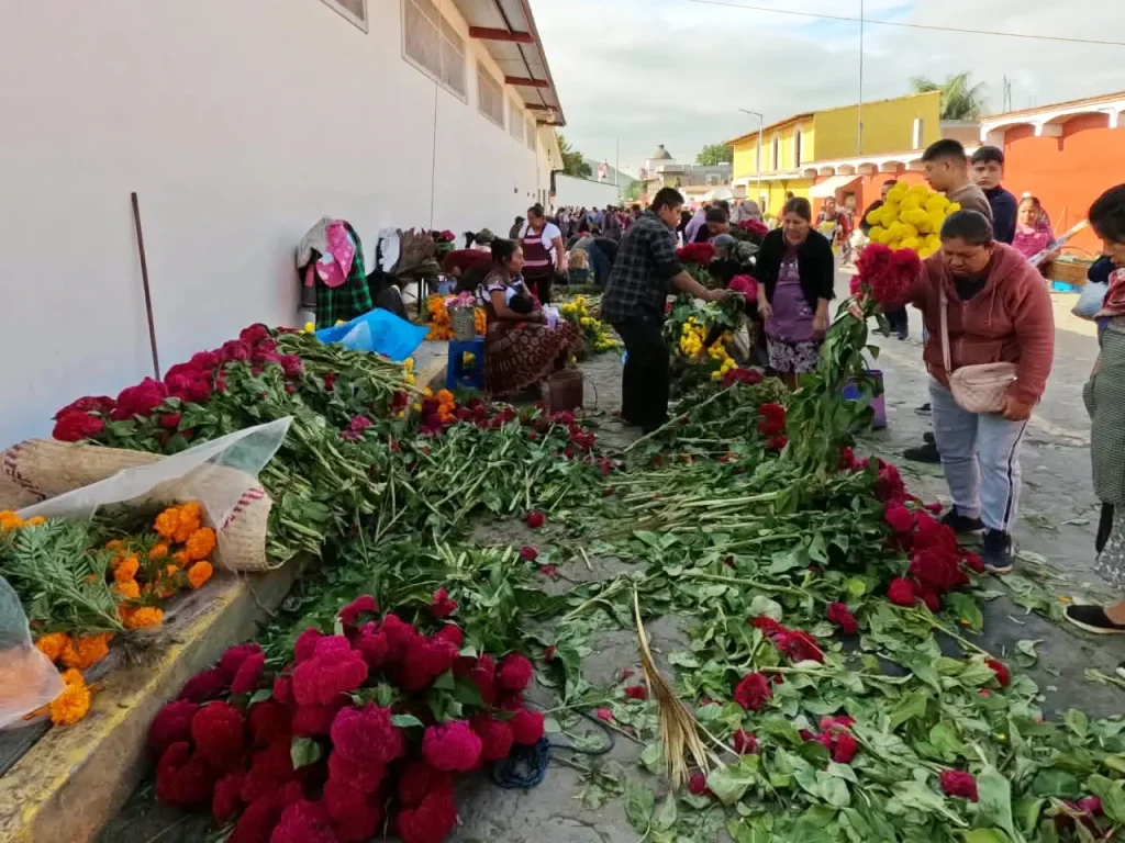 Oaxaca Day of the Dead - Teotitlan del Valle - Small group tour -teotitlan flower market